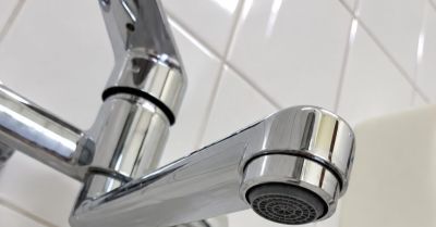 W SP nr 5 zamontowano urządzenia ograniczające zużycie wody